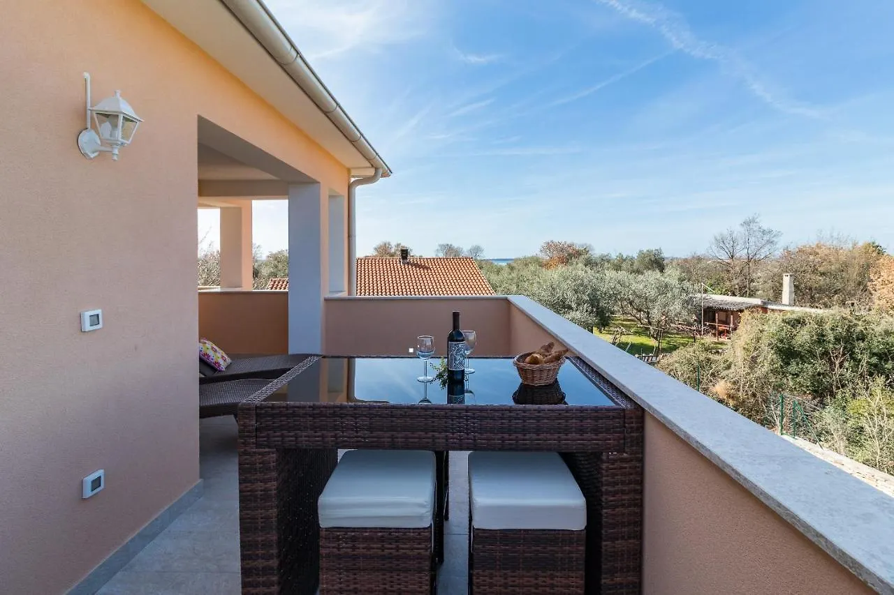 Villa Tiana Peroj