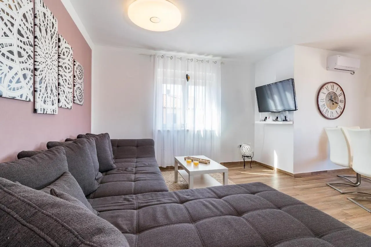 Villa Tiana Peroj Croatia